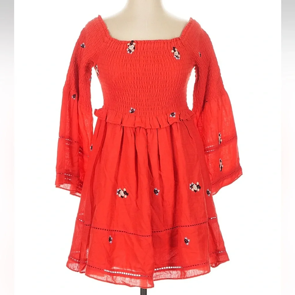 Free People womans fountain daisy’s Red Off-Shoulder Embroidered mini dress am